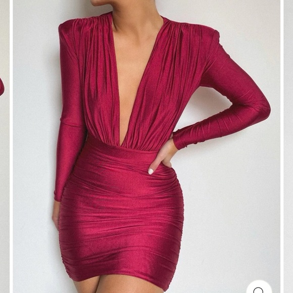 Runway Red Mini - Picture 1 of 4